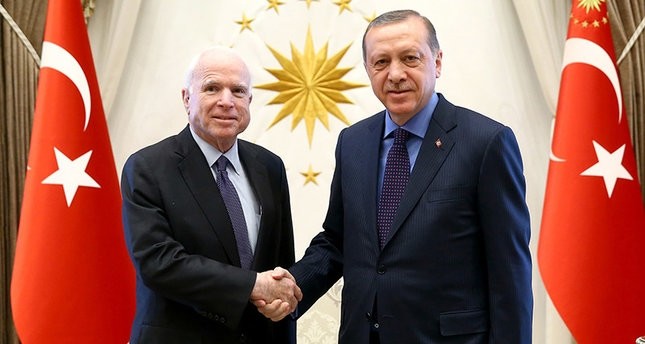 أردوغان يستقبل السيناتور الأمريكي ماكين في أنقرة