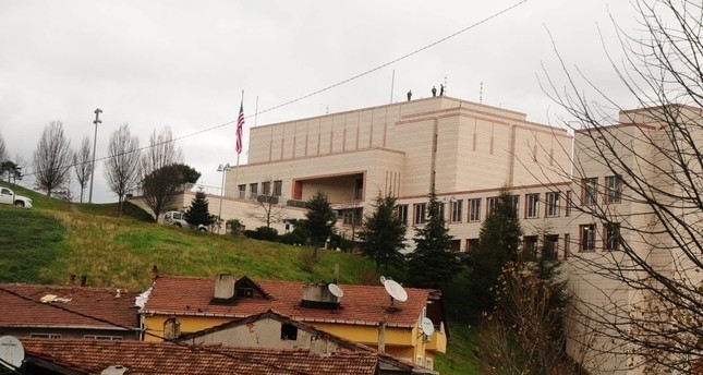 السفارة الأمريكية في تركيا تعلن تعليق إصدار التأشيرات على خلفية اعتقال أحد موظفيها