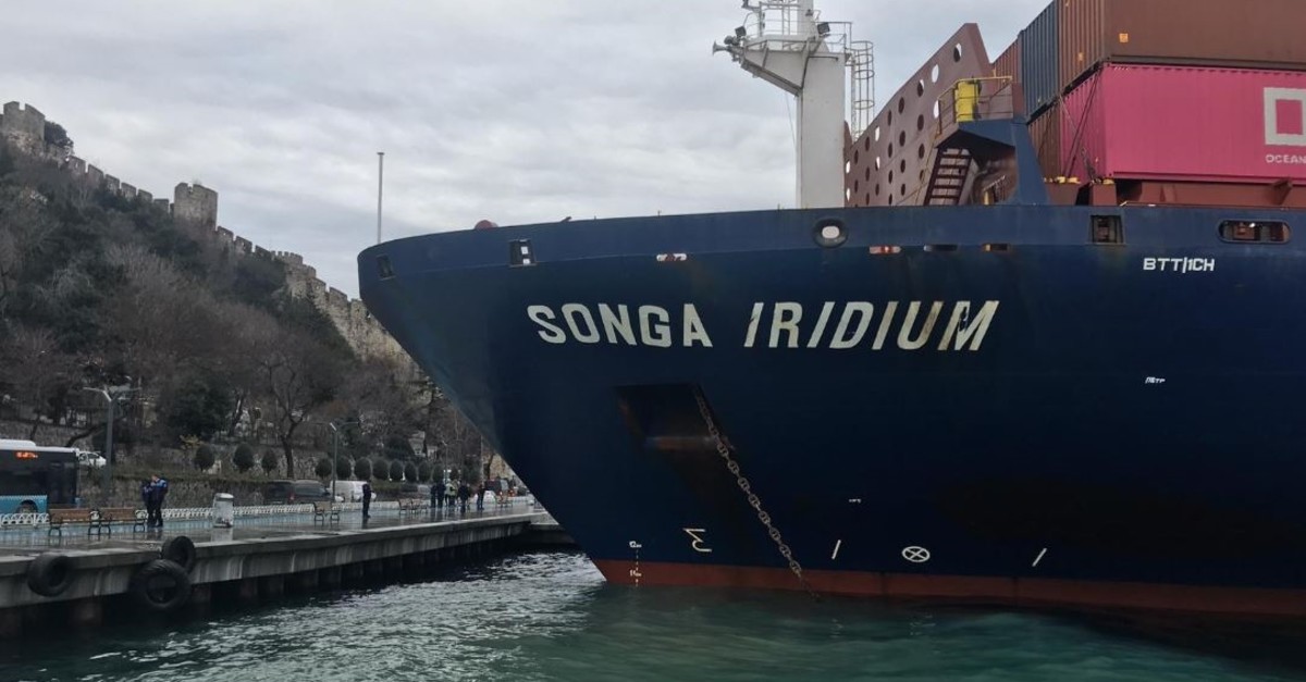 The freighter ship was towed to safety by tugboats after it ran aground near Rumelihisaru0131 neighborhood in Istanbul, Dec. 27, 2019 (DHA Photo)