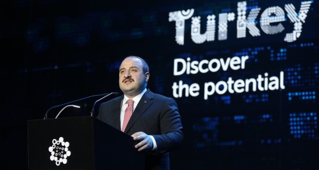 وزير الصناعة والتكنولوجيا التركي مصطفى ورانك في افتتاح معرض إنوبروم 2019 الأناضول