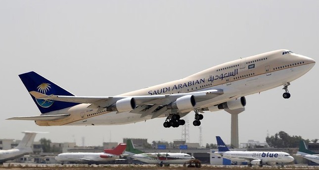 بعد وفاة أحد الركاب: طائرة سعودية تهبط اضطرارياً في مطار القاهرة